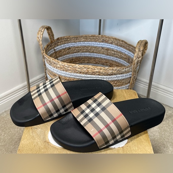 Shoes & Ladies brand name slides - Picture 6 of 7